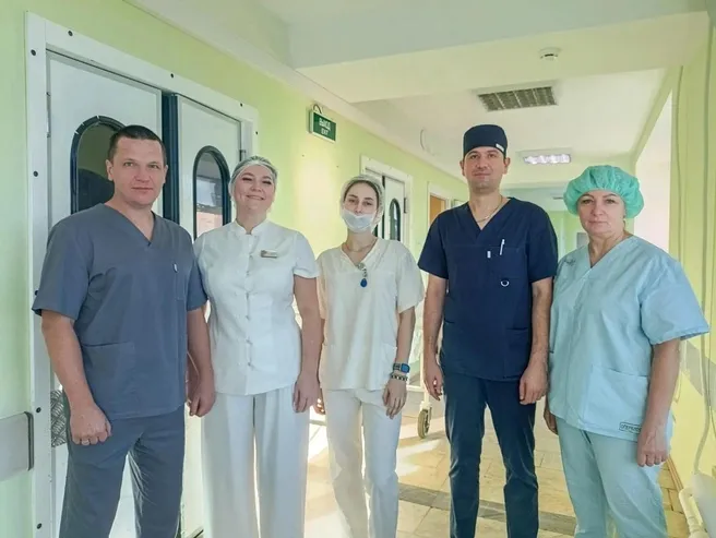 Новгородские хирурги удалили грыжу по новой методике